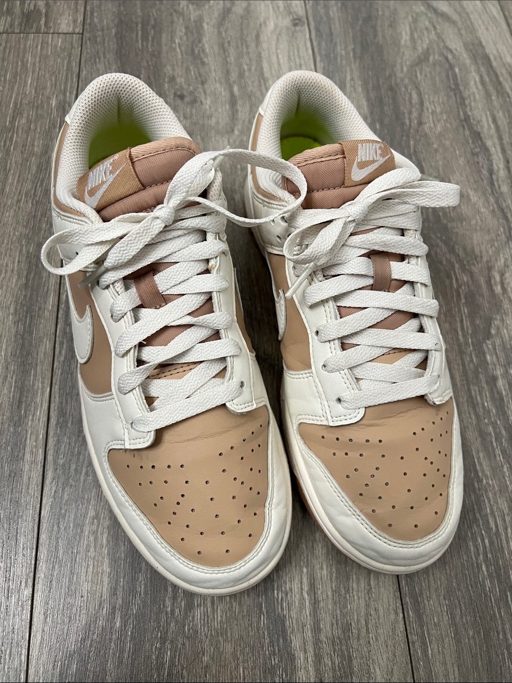 Nike Low-Top Sneakers in Beige & White